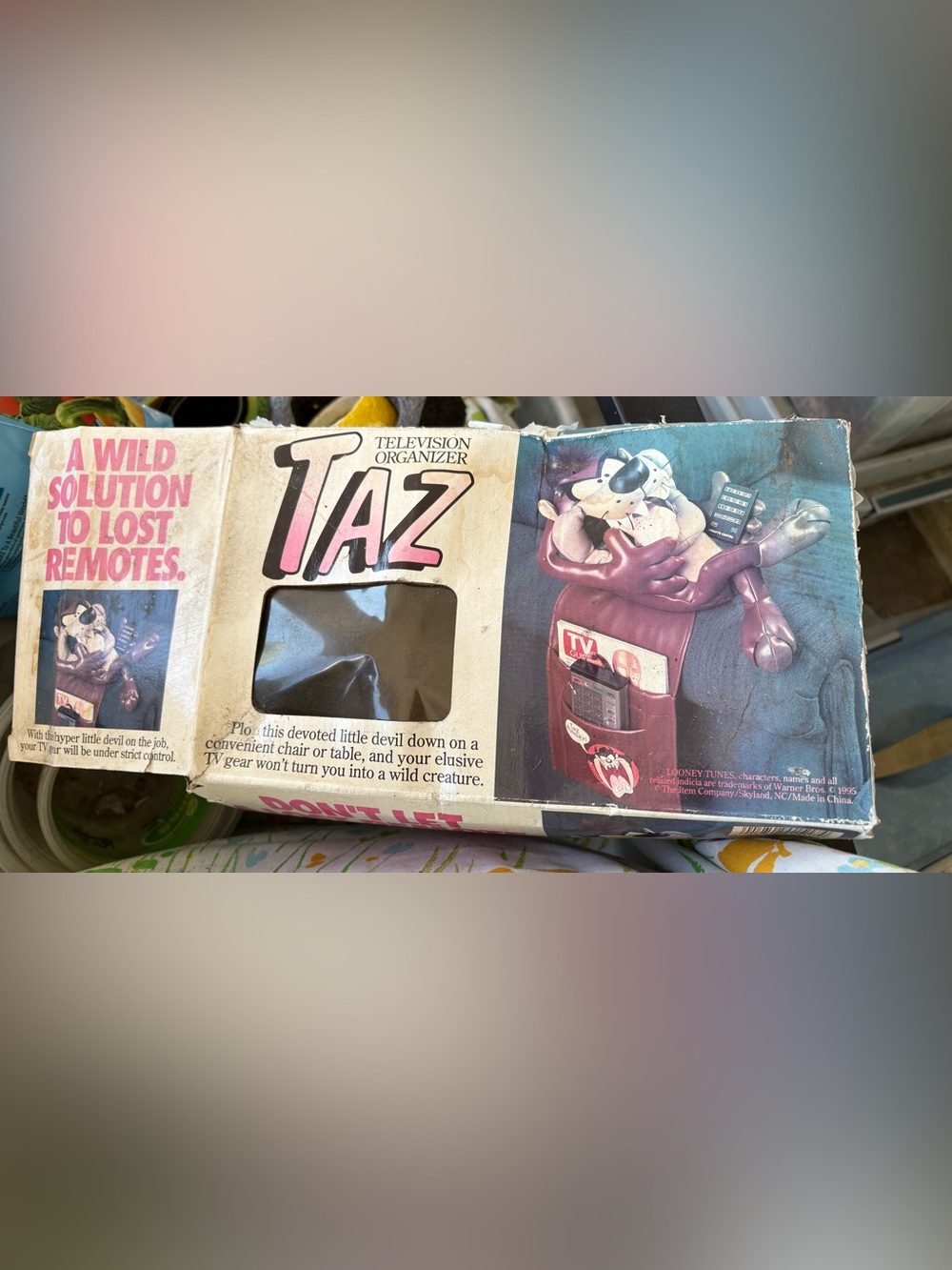 Vintage Taz Television remote holder - NEW box damaged. 
51326